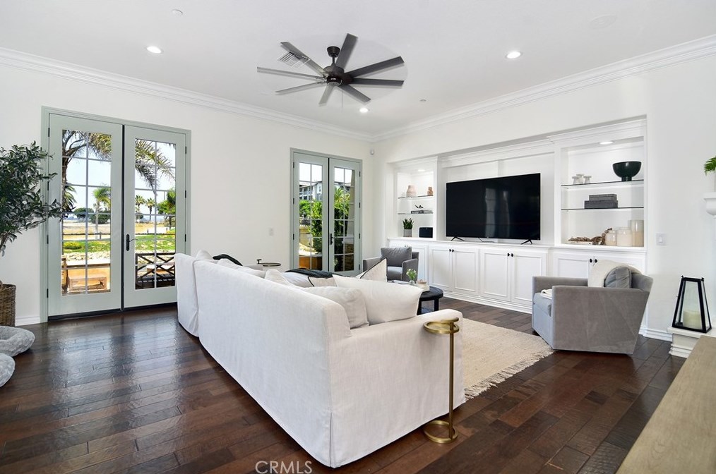 4011 Adriatic St, Oxnard CA  93035-1424 exterior