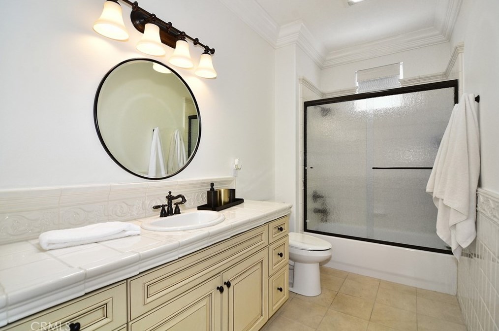 4011 Adriatic St, Oxnard CA  93035-1424 exterior