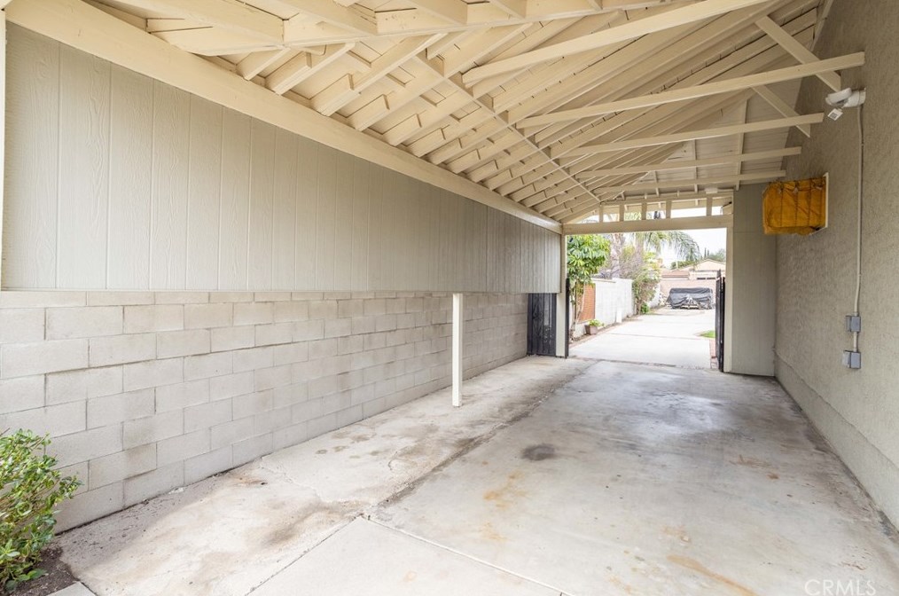 13167 Glamis St, Los Angeles CA  91331-3241 exterior