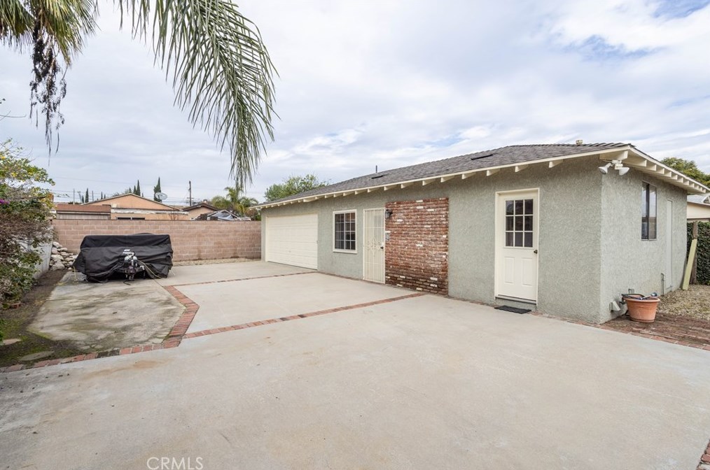 13167 Glamis St, Los Angeles CA  91331-3241 exterior