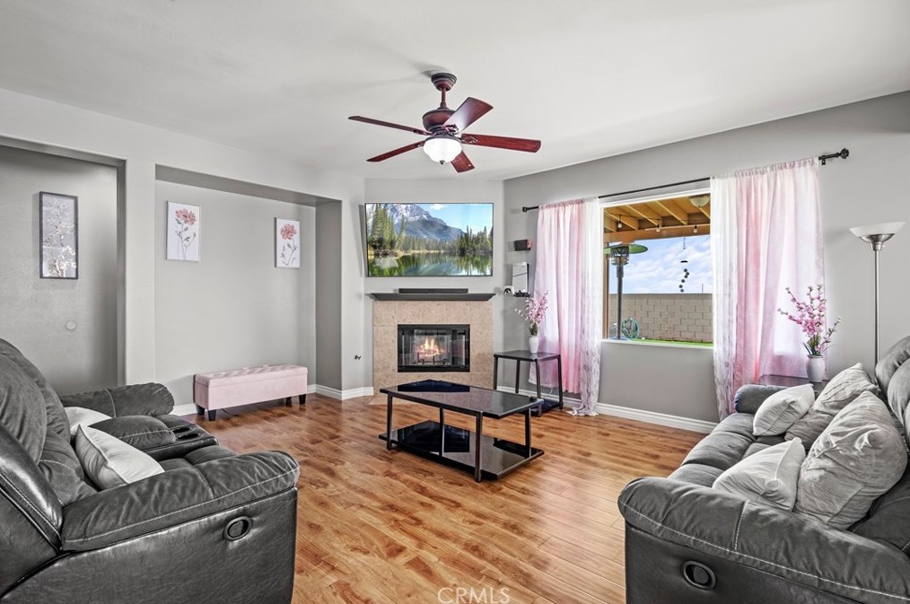 44004 Camellia St, Lancaster CA  93535-6146 exterior
