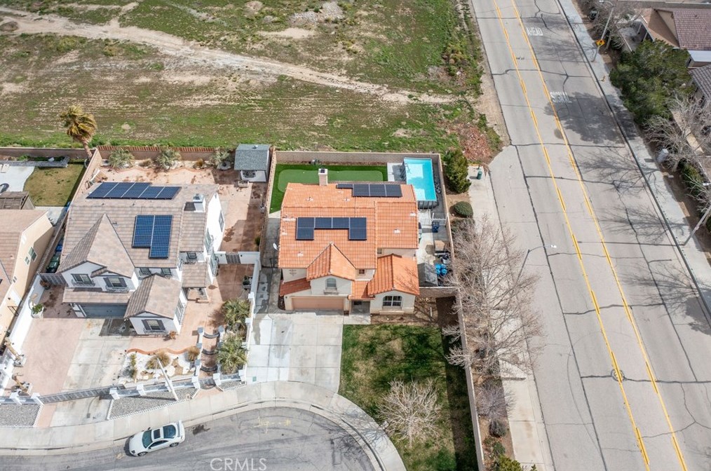 44004 Camellia St, Lancaster CA  93535-6146 exterior