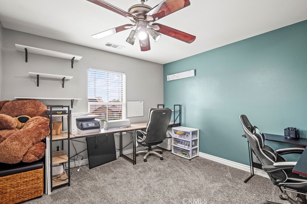 44004 Camellia St, Lancaster CA  93535-6146 exterior