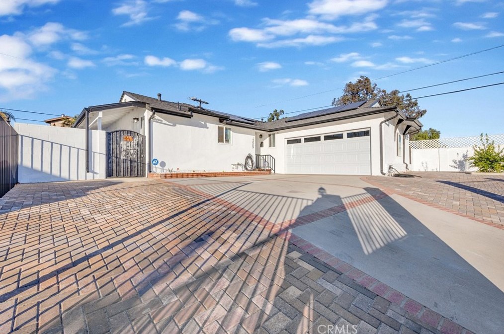 12609 Solvang St, North Hollywood CA  91605-2134 exterior