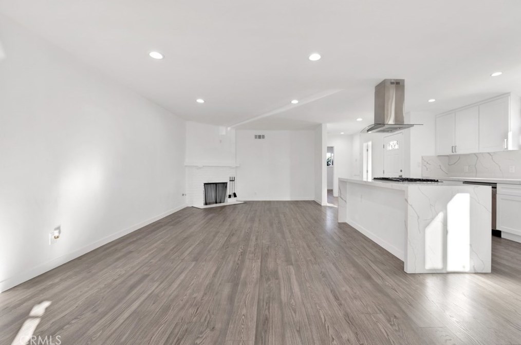 12609 Solvang St, North Hollywood CA  91605-2134 exterior