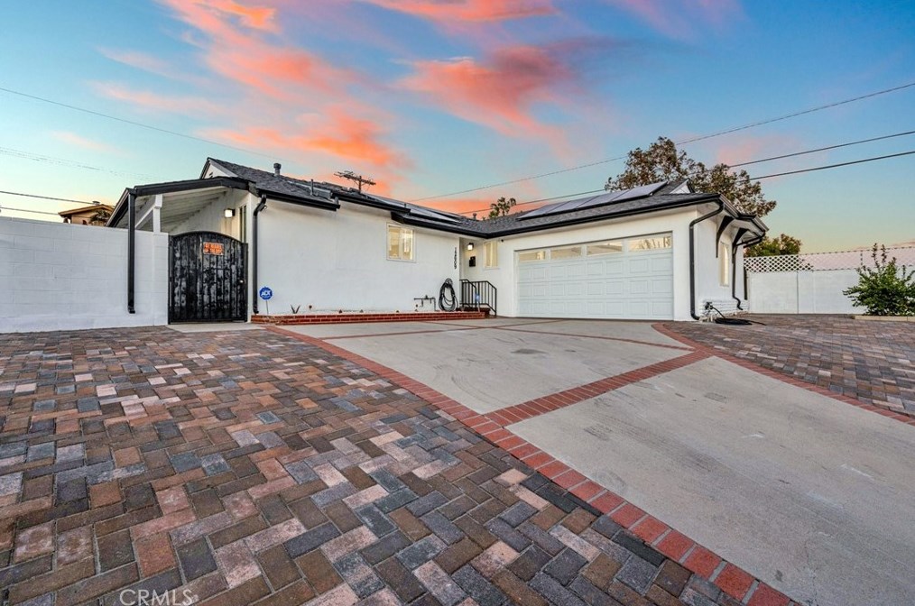 12609 Solvang St, North Hollywood CA  91605-2134 exterior