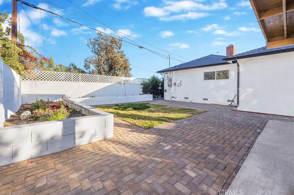 12609 Solvang St, North Hollywood CA  91605-2134 exterior