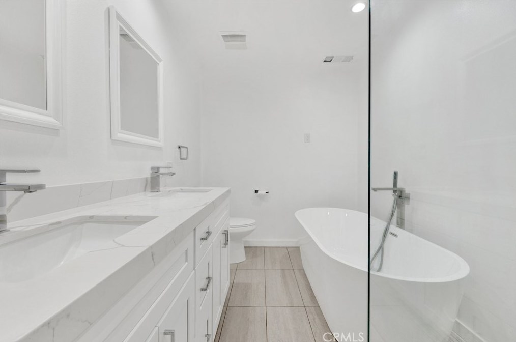 12609 Solvang St, North Hollywood CA  91605-2134 exterior