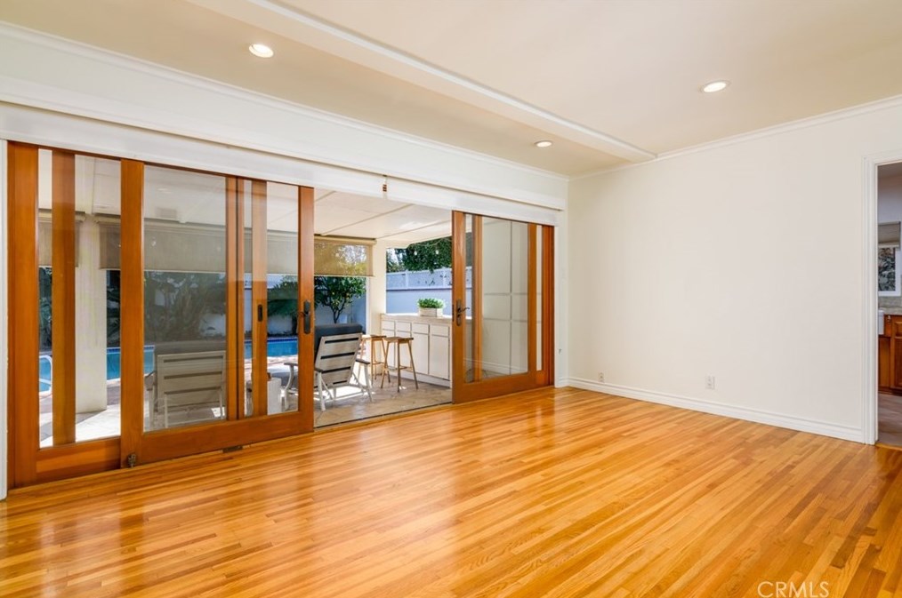 13158 Otsego St, Van Nuys CA  91423-1520 exterior