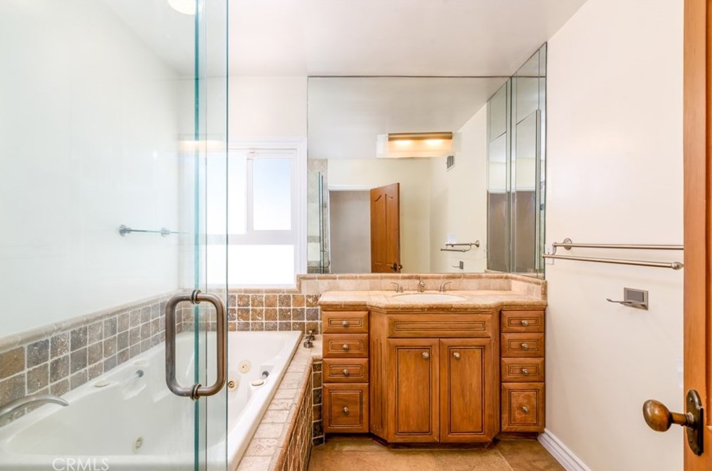 13158 Otsego St, Van Nuys CA  91423-1520 exterior