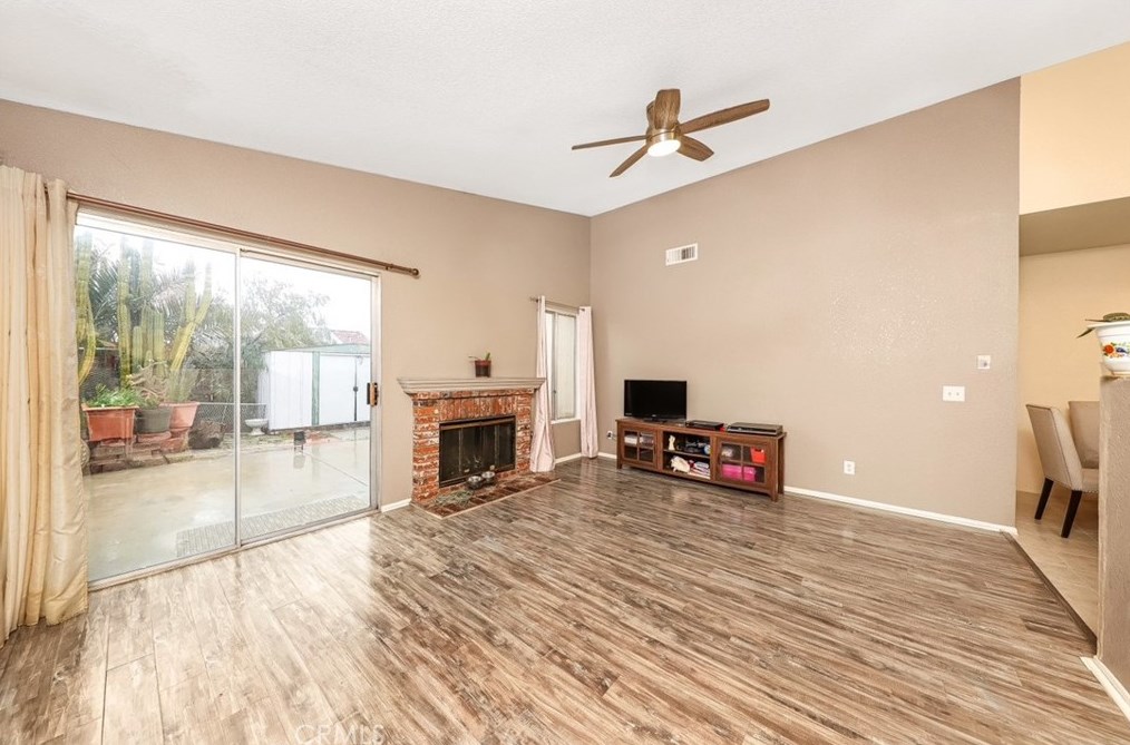 4035 Triton Dr, Palmdale CA  93552-3610 exterior