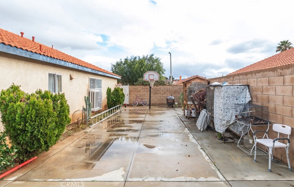 4035 Triton Dr, Palmdale CA  93552-3610 exterior