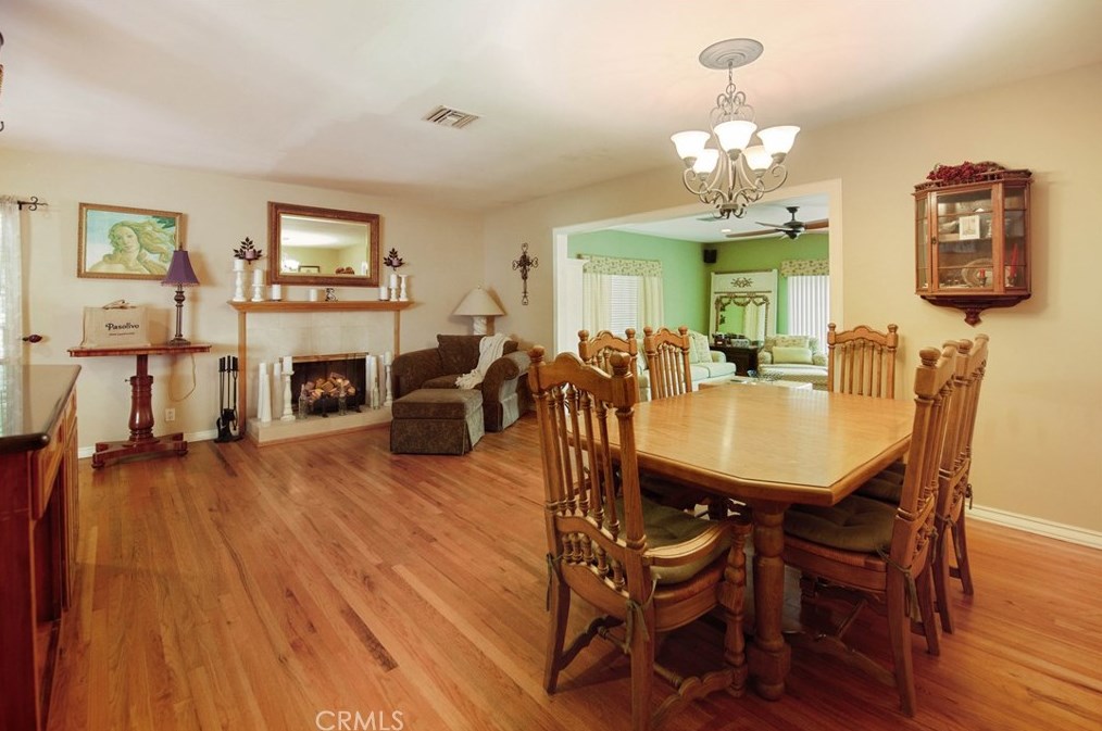 7014 Shoshone Ave, Van Nuys CA  91406-3528 exterior