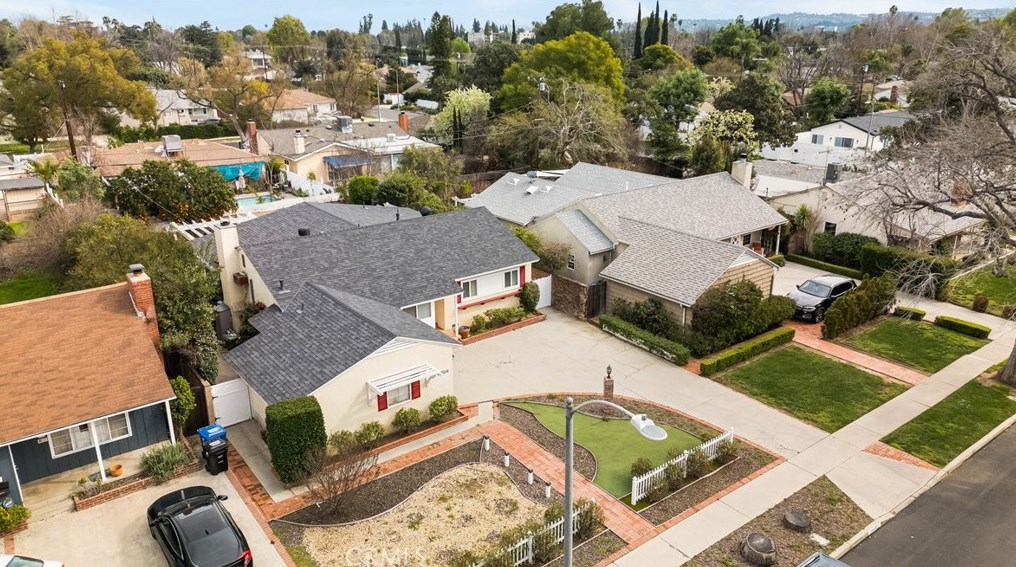 7014 Shoshone Ave, Van Nuys CA  91406-3528 exterior