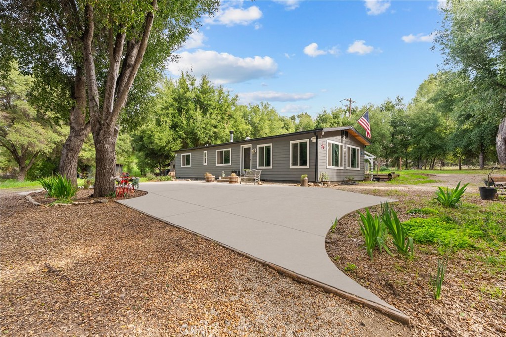 31055 Hasley Canyon Rd, Castaic, CA 91384 MLS SR24038556 Coldwell