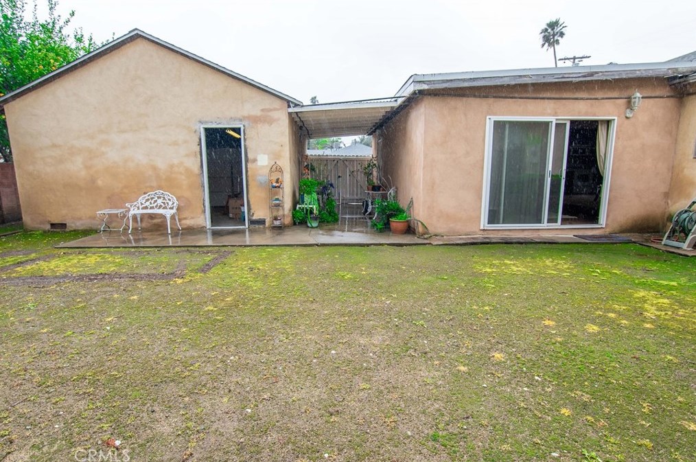 7500 Claire Ave, Los Angeles CA  91335-2542 exterior