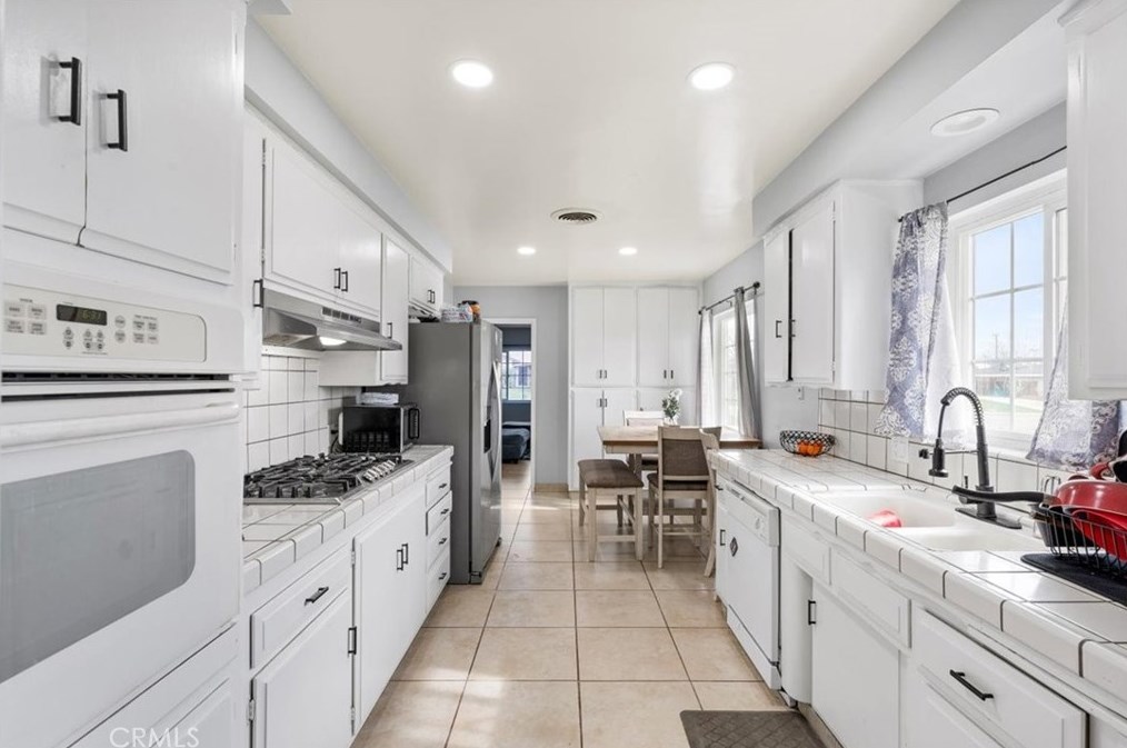 4501 Kevin Dr, Bakersfield CA 93308 exterior