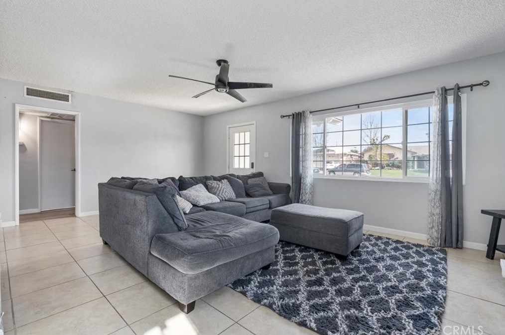 4501 Kevin Dr, Bakersfield CA 93308 exterior