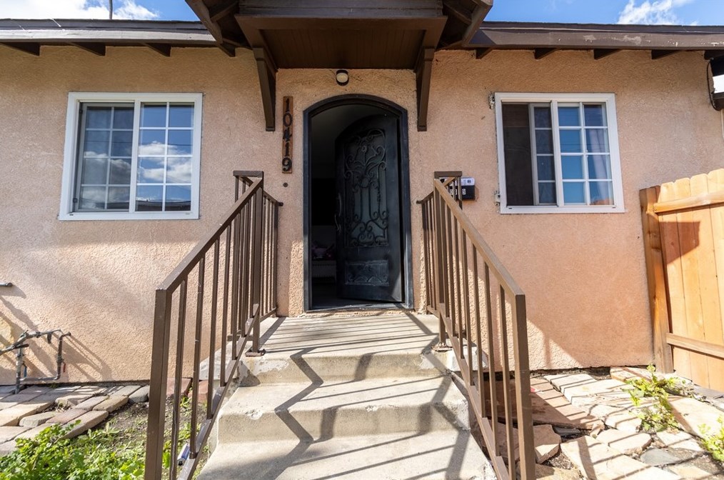 10419 Lou Dillon Ave, Los Angeles CA  90002-3751 exterior