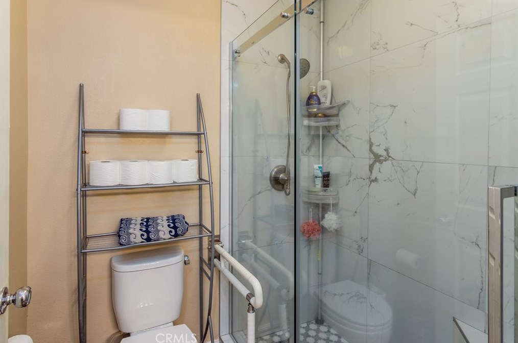 18027 Valerio St, Los Angeles CA  91335-3251 exterior