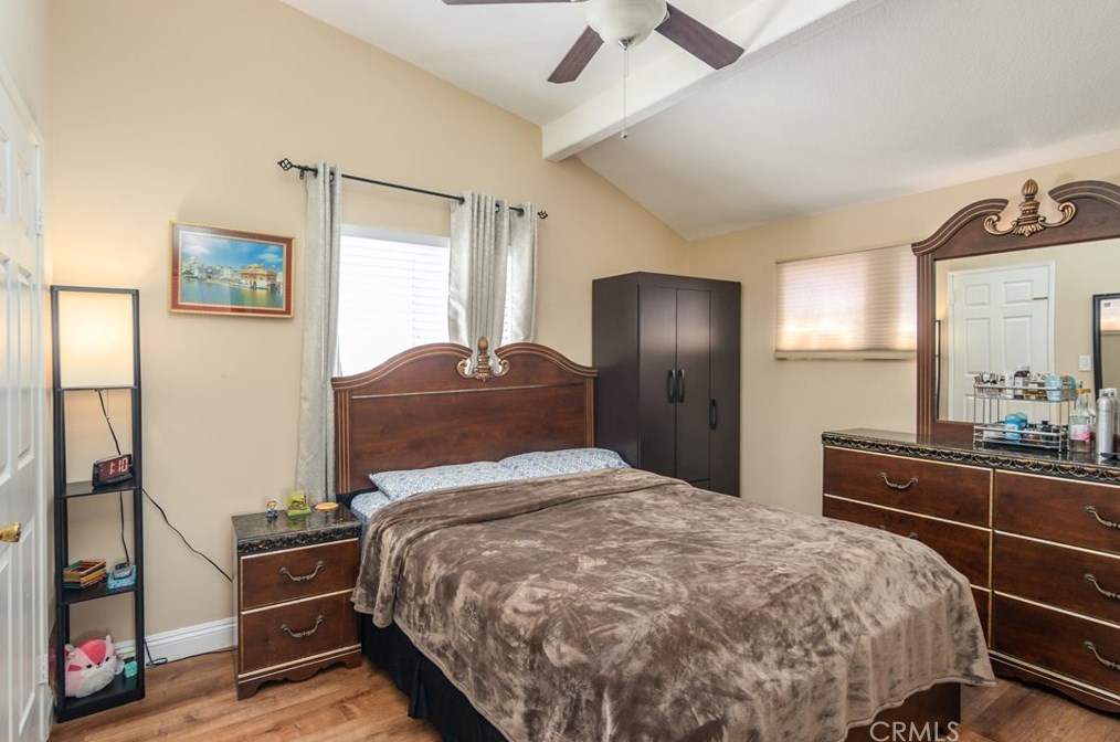 18027 Valerio St, Los Angeles CA  91335-3251 exterior