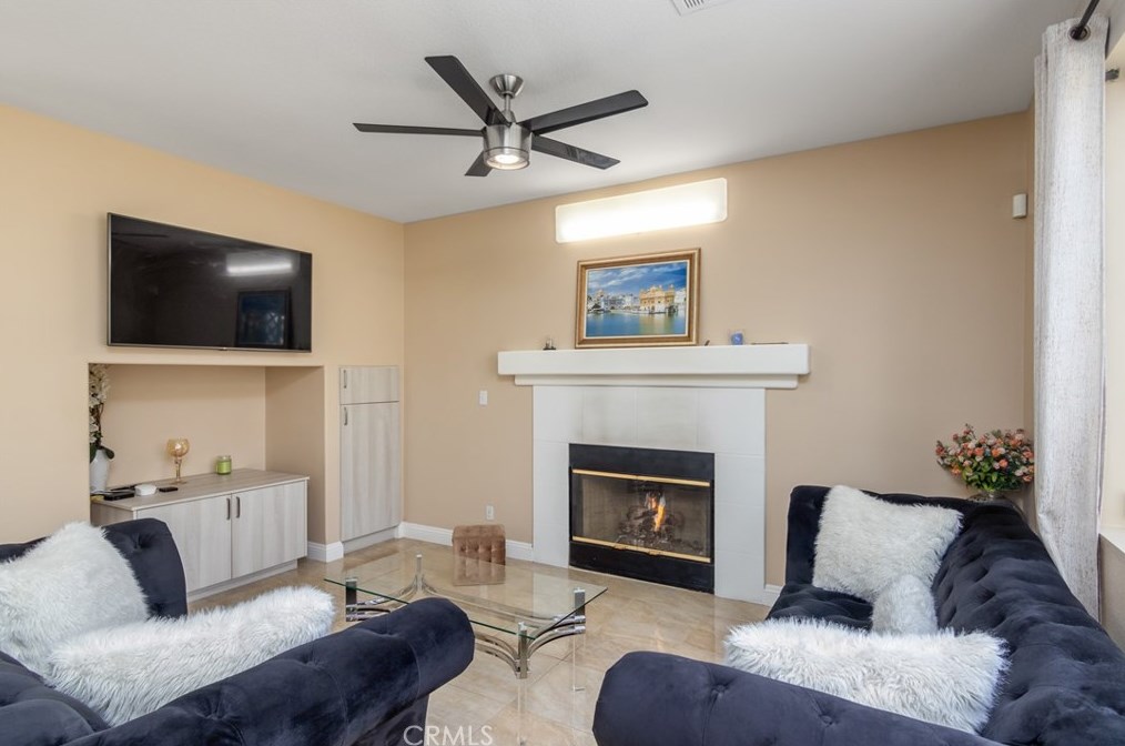 18027 Valerio St, Los Angeles CA  91335-3251 exterior