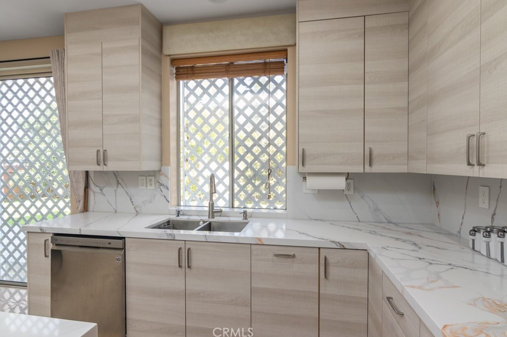 18027 Valerio St, Los Angeles CA  91335-3251 exterior