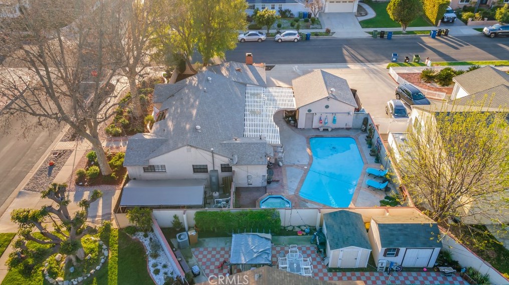 15851 Blackhawk St, San Fernando CA  91344-7102 exterior