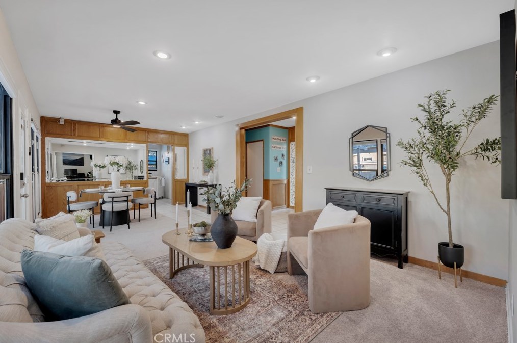 15851 Blackhawk St, San Fernando CA  91344-7102 exterior