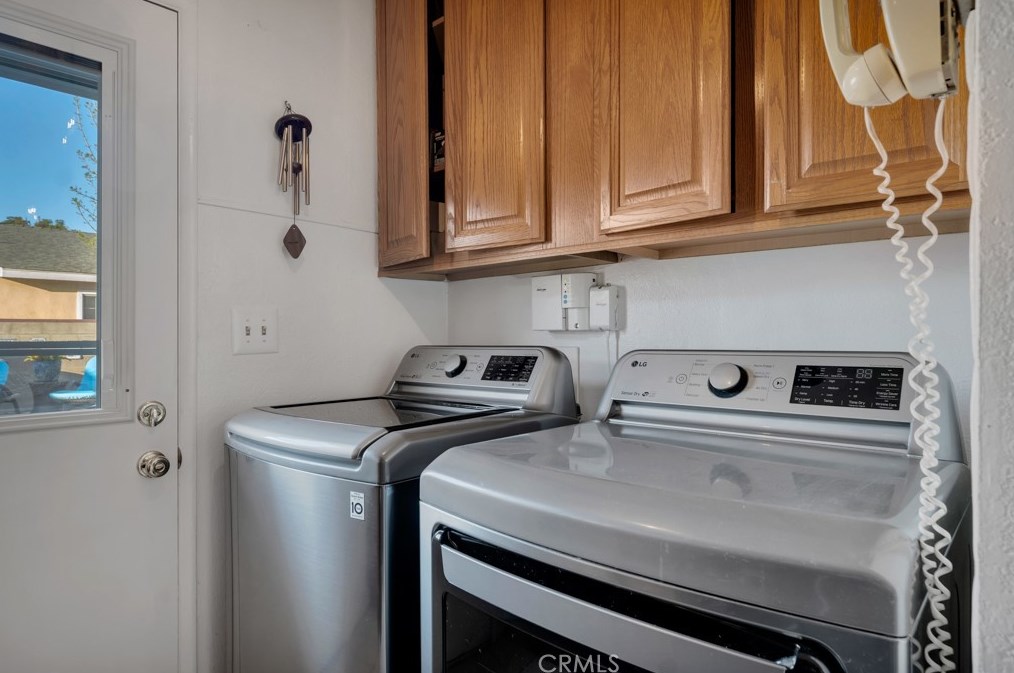 15851 Blackhawk St, San Fernando CA  91344-7102 exterior