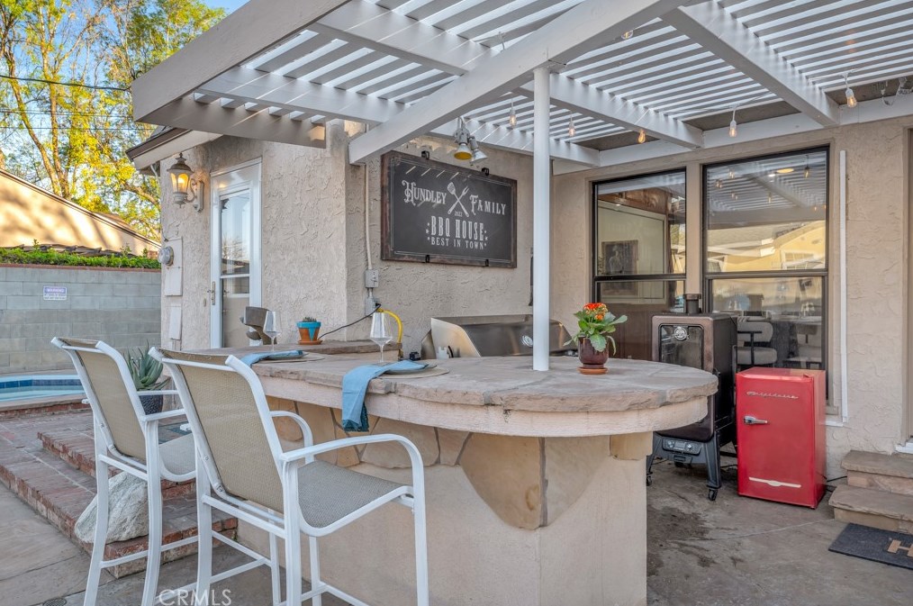 15851 Blackhawk St, San Fernando CA  91344-7102 exterior