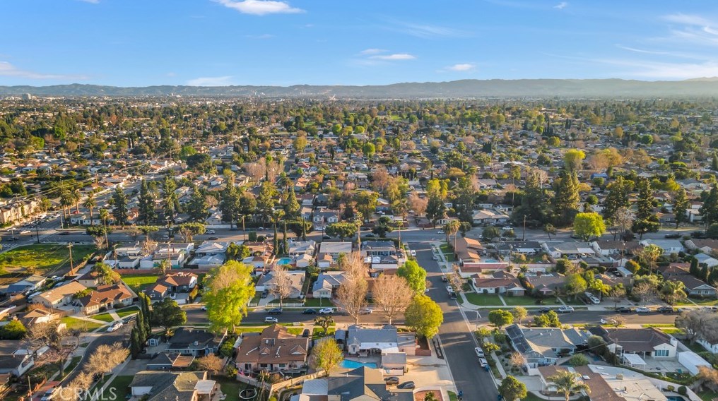 15851 Blackhawk St, San Fernando CA  91344-7102 exterior