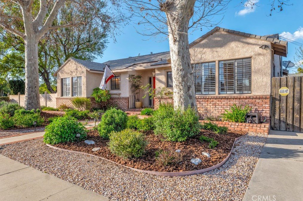 15851 Blackhawk St, San Fernando CA  91344-7102 exterior