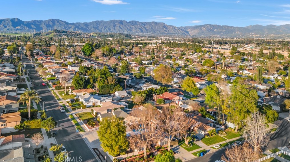 15851 Blackhawk St, San Fernando CA  91344-7102 exterior