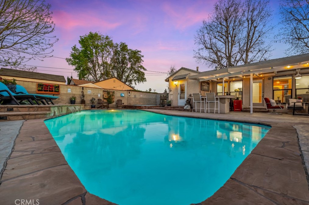 15851 Blackhawk St, San Fernando CA  91344-7102 exterior