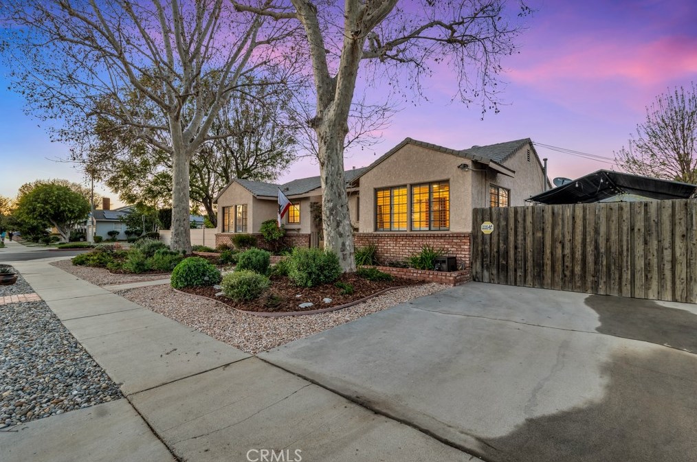 15851 Blackhawk St, San Fernando CA  91344-7102 exterior