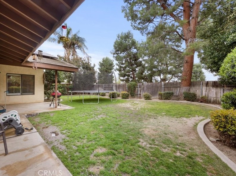 3121 Victoria Way, Bakersfield CA  93309-5371 exterior