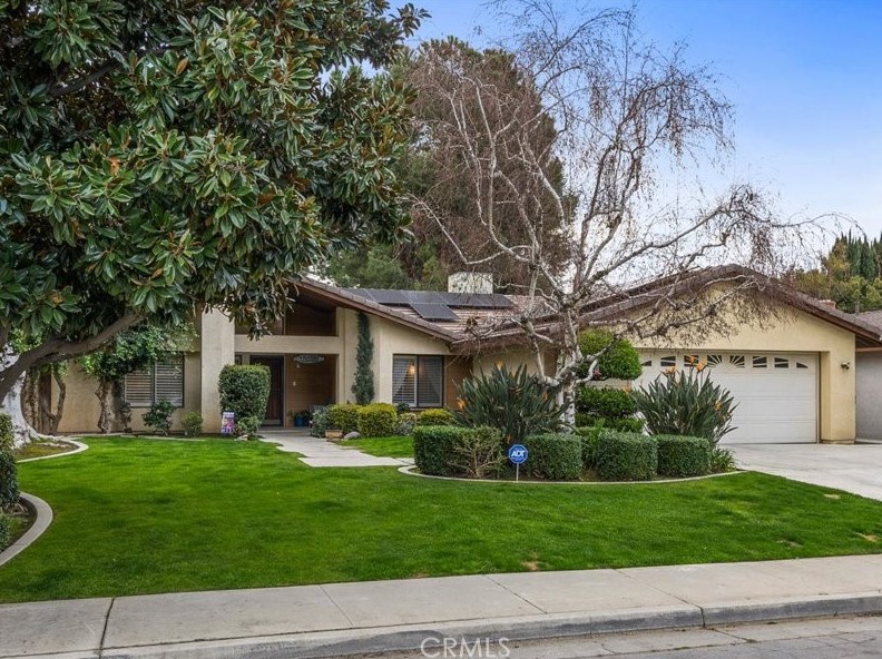 3121 Victoria Way, Bakersfield CA  93309-5371 exterior