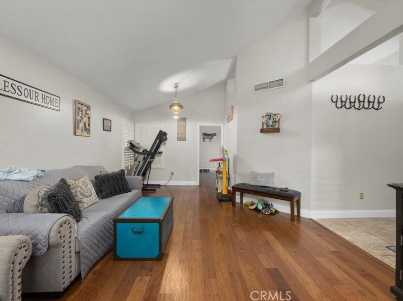 3121 Victoria Way, Bakersfield CA  93309-5371 exterior