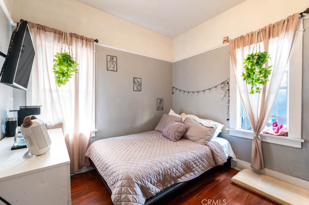 322 52nd St, Los Angeles CA  90011-4513 exterior