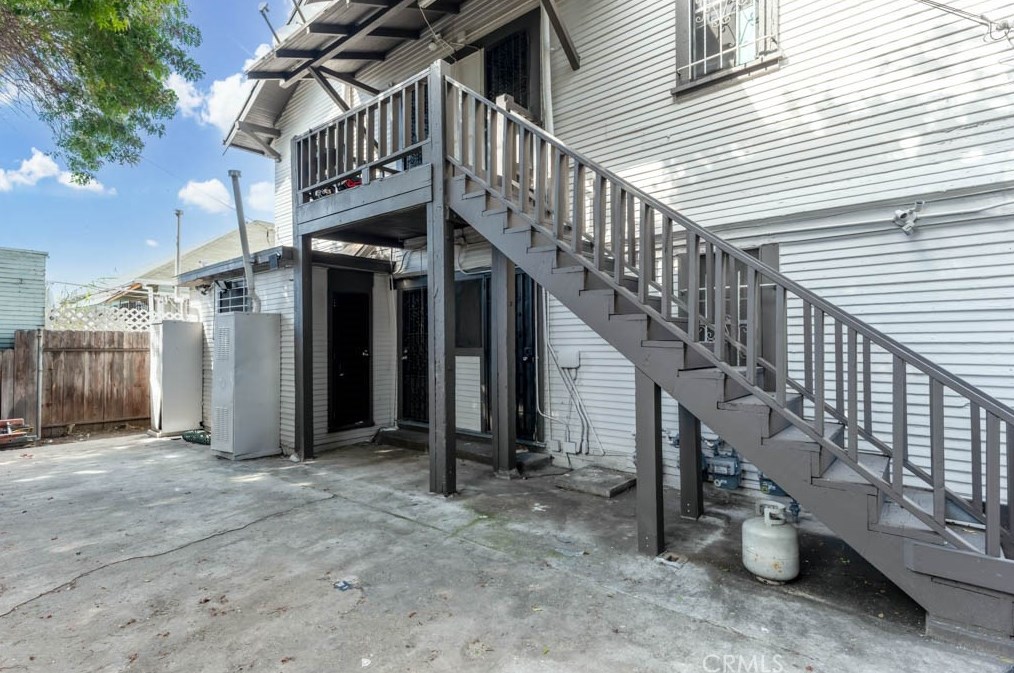 322 52nd St, Los Angeles CA  90011-4513 exterior