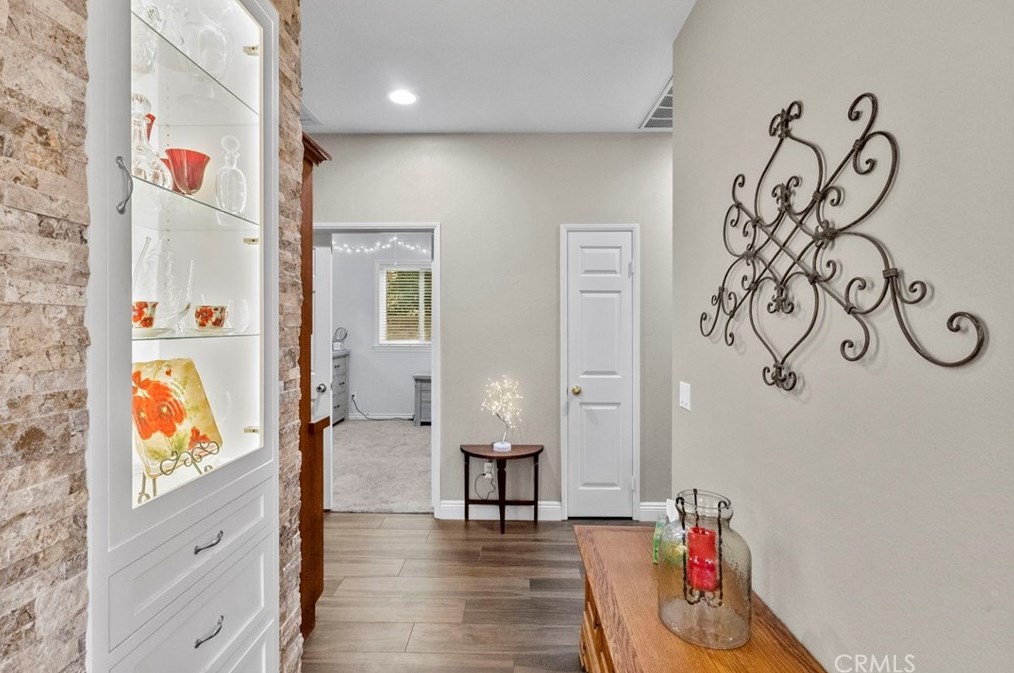 29859 Cashmere Pl, Santa Clarita CA  91384-4545 exterior