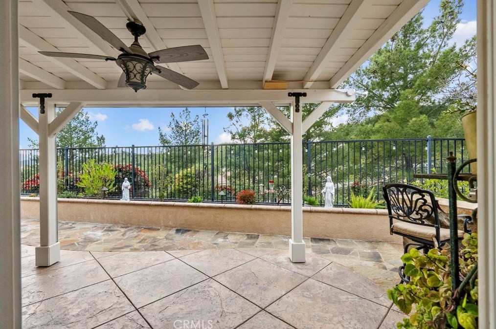 29859 Cashmere Pl, Santa Clarita CA  91384-4545 exterior