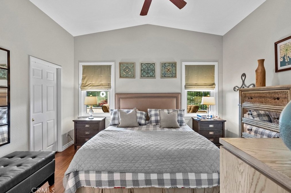 29859 Cashmere Pl, Santa Clarita CA  91384-4545 exterior