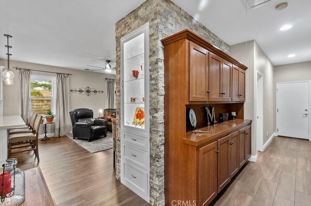 29859 Cashmere Pl, Santa Clarita CA  91384-4545 exterior