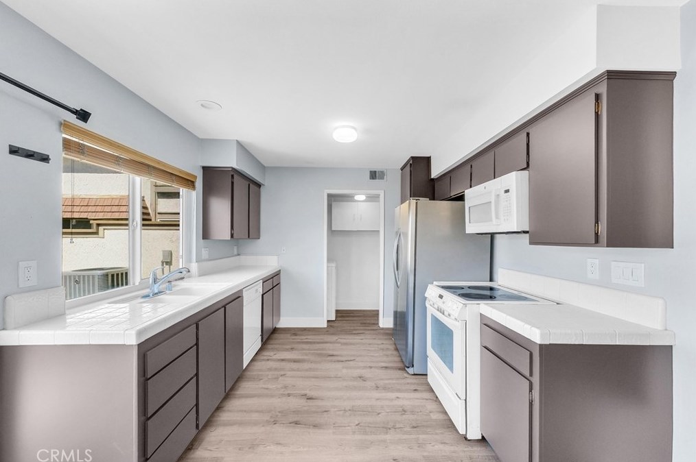 13966 Hammon Pl, Westminster CA  92683-3456 exterior