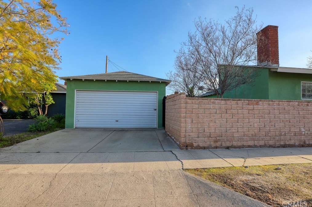 7640 Beeman Ave, North Hollywood CA  91605-2104 exterior