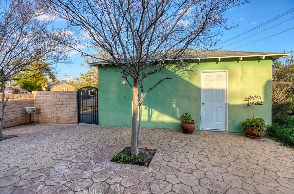 7640 Beeman Ave, North Hollywood CA  91605-2104 exterior