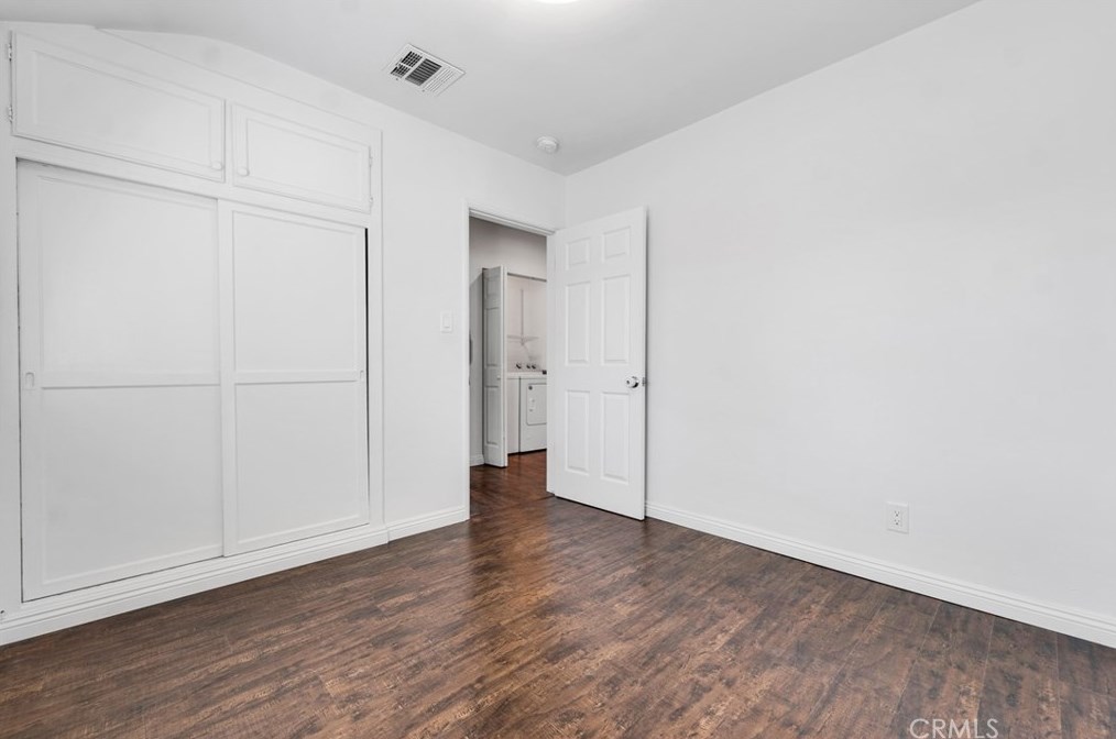 6137 Canby Ave, Los Angeles CA  91335-7007 exterior