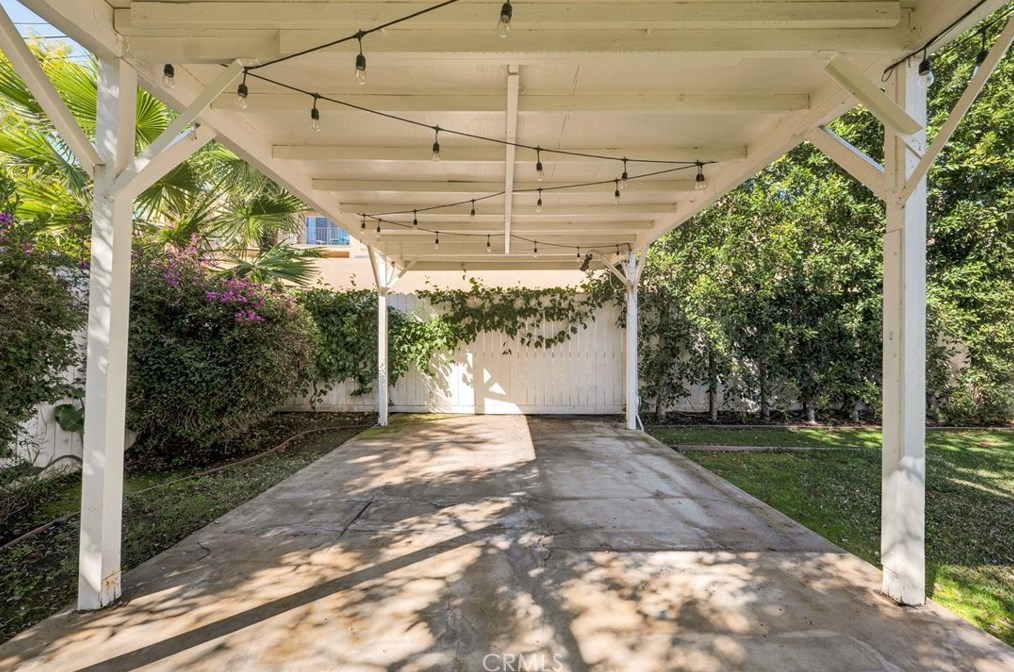 6137 Canby Ave, Los Angeles CA  91335-7007 exterior